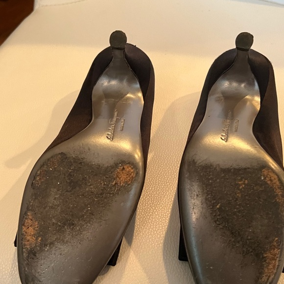 Salvatore Ferragamo Vara Bow satin pumps size 4 1/2b - Picture 6 of 6